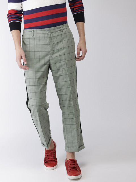 

FOREVER 21 Men Grey & Black Regular Fit Checked Regular Trousers
