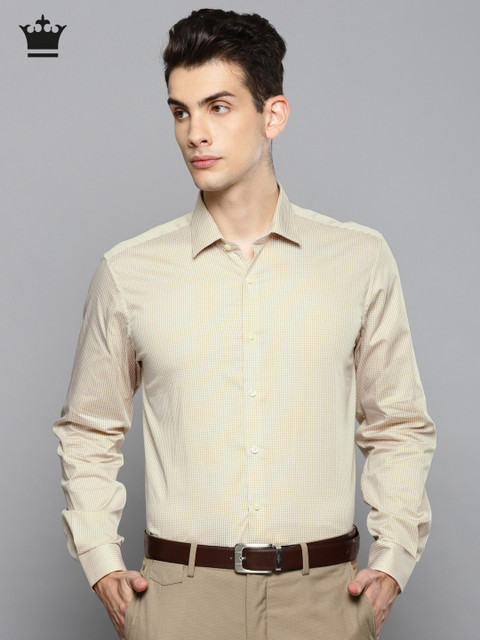 

Louis Philippe Men Beige & White Slim Fit Checked Formal Shirt
