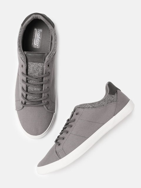 

Roadster Men Grey Sneakers