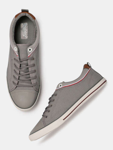 

Roadster Men Grey Sneakers