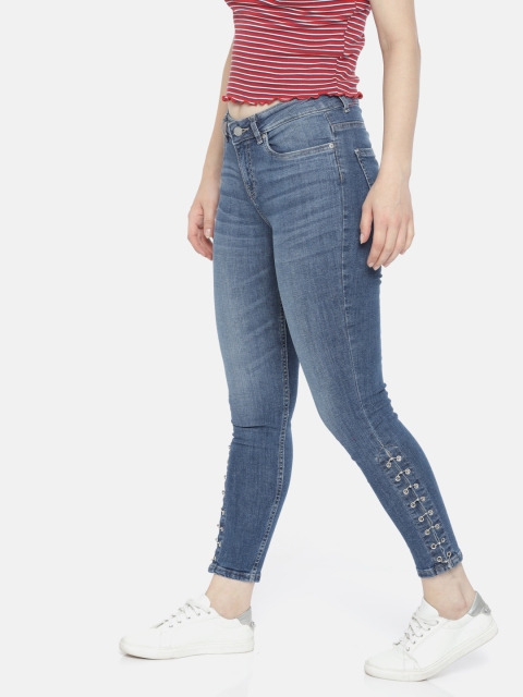 

Vero Moda Women Blue Skinny Fit Mid-Rise Clean Look Stretchable Cropped Jeans