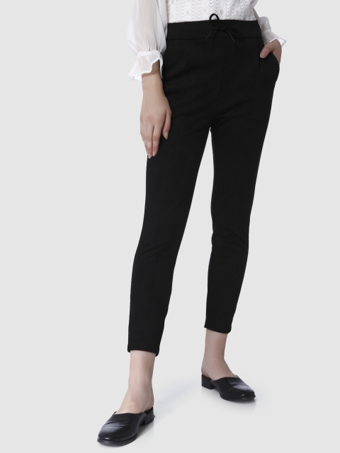 

Vero Moda Women Black Regular Fit Solid Cropped Cigarette Trousers