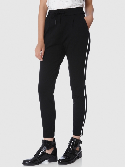 

Vero Moda Women Black Regular Fit Solid Regular Trousers