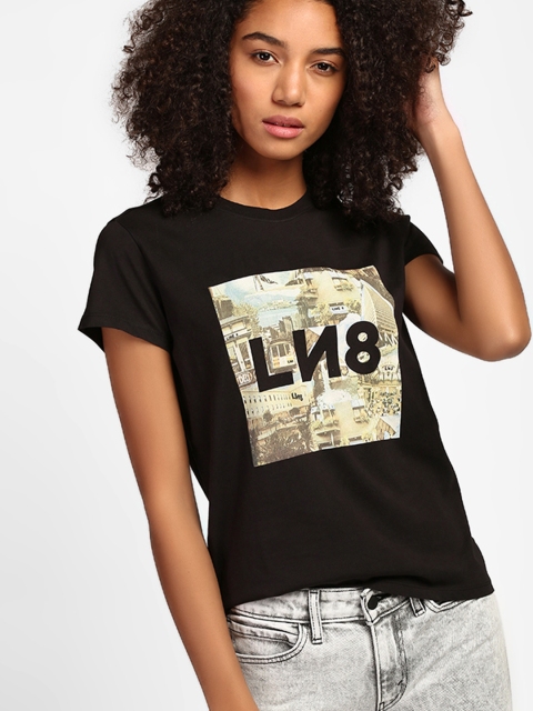 

Levis Black Printed T-shirt
