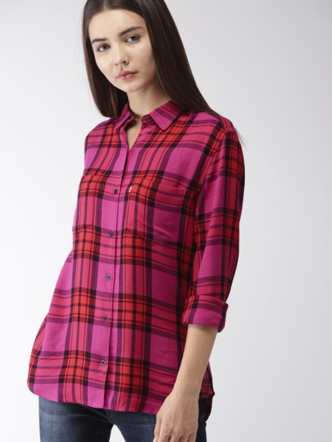 

Levis Women Pink & Red Classic Regular Fit Checked Casual Longline Shirt