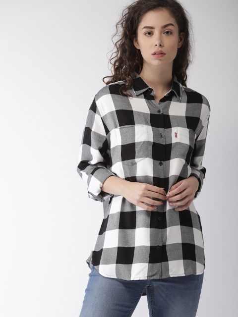 

Levis Women White & Black Classic Regular Fit Checked Casual Shirt