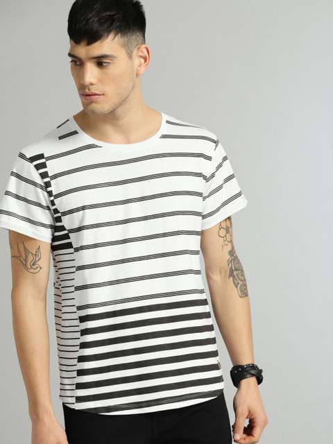 

Roadster Men White & Black Striped Round Neck T-shirt