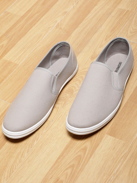 

LOCOMOTIVE Men Grey Slip-On Sneakers