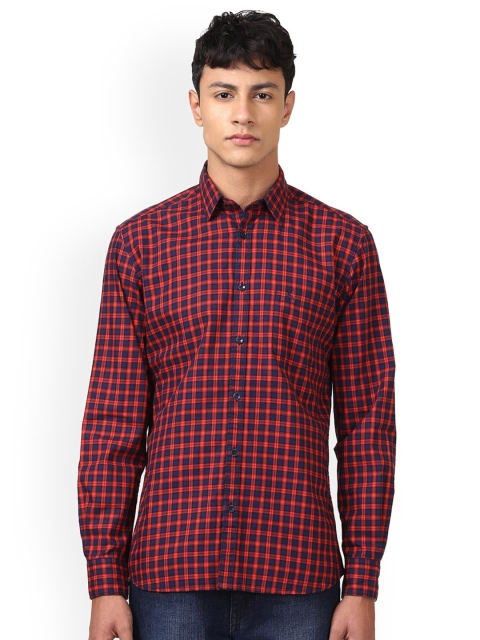 

Parx Men Red & Navy Blue Slim Fit Checked Casual Shirt