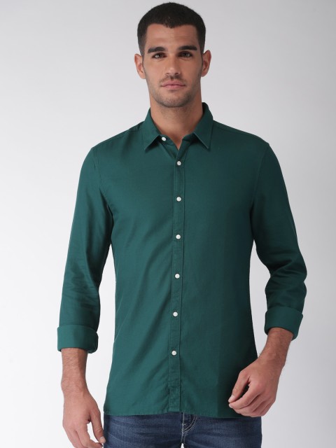 

Bossini Men Green Slim Fit Self Design Casual Shirt