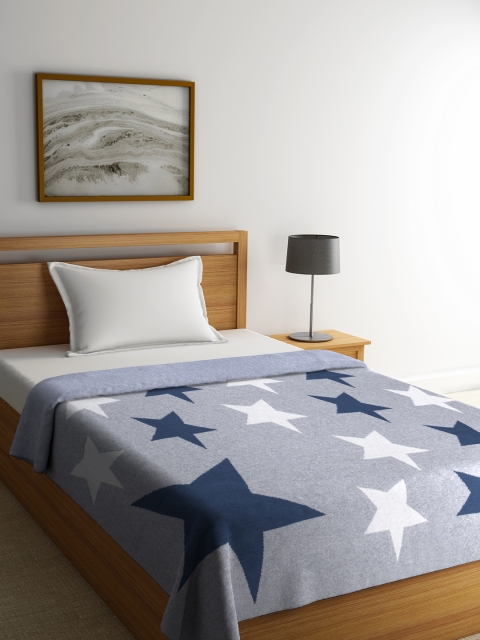 

Pluchi Kids Blue Star Print AC Room 550 GSM Blanket