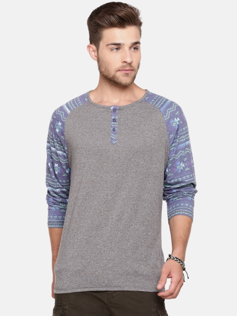 

Breakbounce Men Grey Printed Henley Neck T-shirt