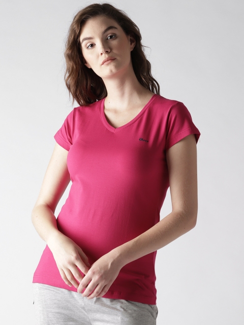 

Okane Women Fuchsia Solid V-Neck T-shirt