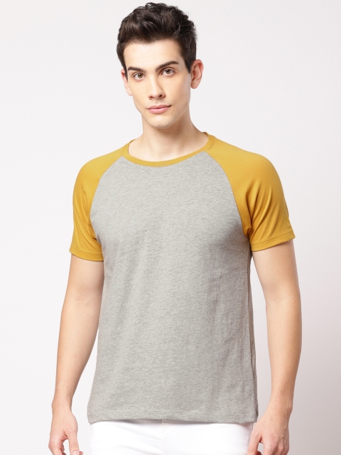 

ether Men Grey Solid Round Neck T-shirt