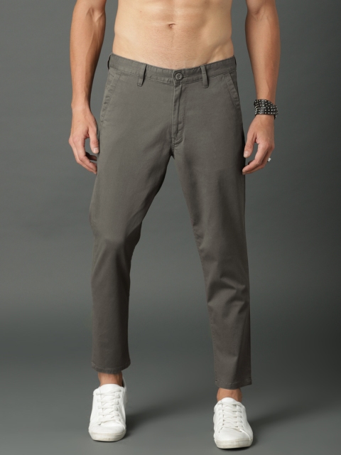 

Roadster Men Charcoal Regular Fit Solid Chinos