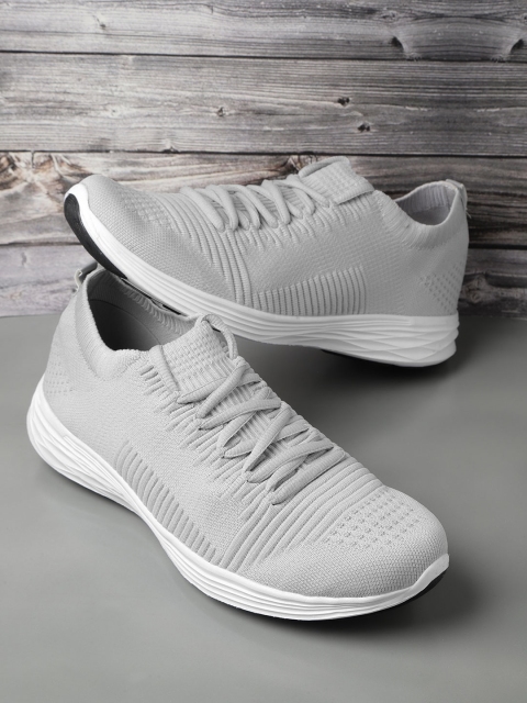 

Crew STREET Men Grey Running Shoes
