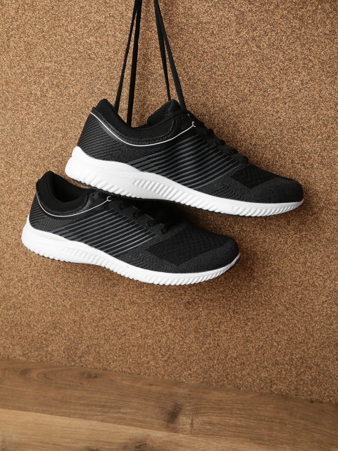

Crew STREET Men Black Running Shoes