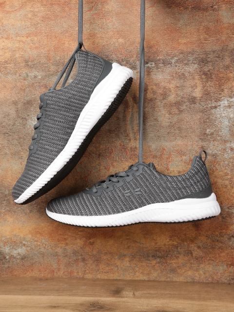 

Crew STREET Men Grey Running Shoes