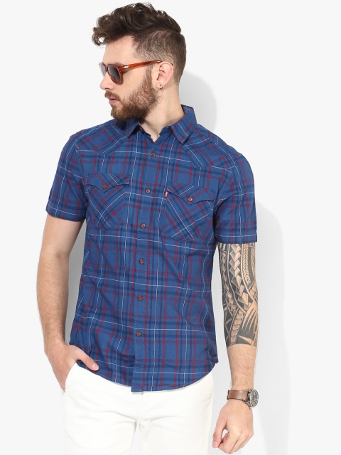 

Levis Men Blue & Red Regular Fit Checked Casual Shirt