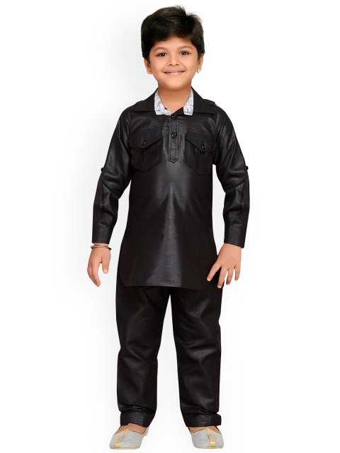 

Aj DEZInES Boys Black Solid Kurta with Pyjamas