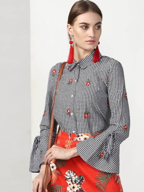 

Miss Bennett Women Black & White Checked Shirt Style Top