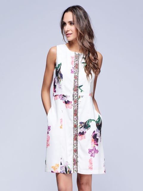 

NIZA Women White Floral Printed Fit and Flare Dress
