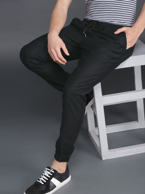 

WROGN Men Black Jogger Fit Solid Joggers