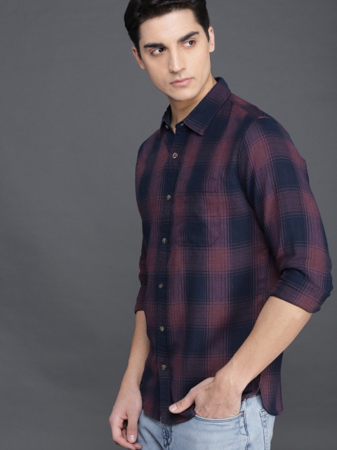 

WROGN Men Navy & Maroon Slim Fit Checked Casual Shirt, Navy blue