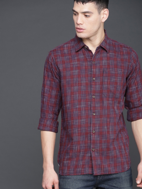 

WROGN Men Red & Navy Regular Fit Checked Casual Shirt