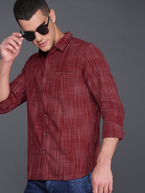 

WROGN Men Maroon Smart Fit Checked Casual Shirt