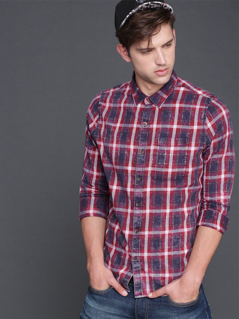 

WROGN Men Magenta & Blue Slim Fit Checked Casual Shirt
