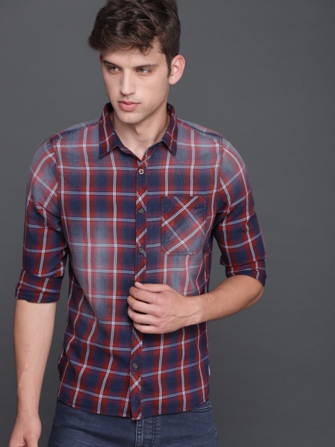 

WROGN Men Navy Blue & Red Slim Fit Checked Casual Shirt