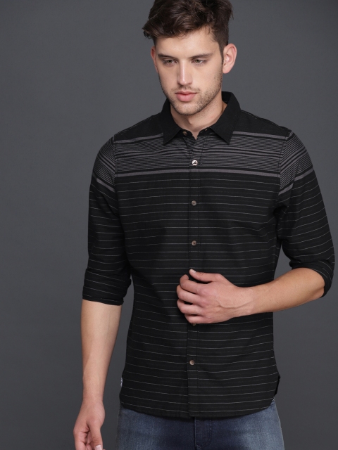 

WROGN Men Black & Grey Slim Fit Striped Casual Shirt