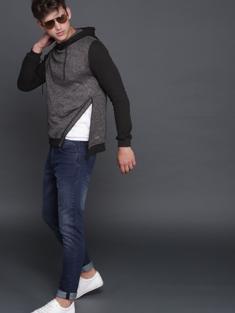 

WROGN Men Charcoal Grey Solid Hooded Sweatshirt