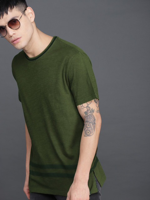 

WROGN Men Olive Green Solid Round Neck T-shirt