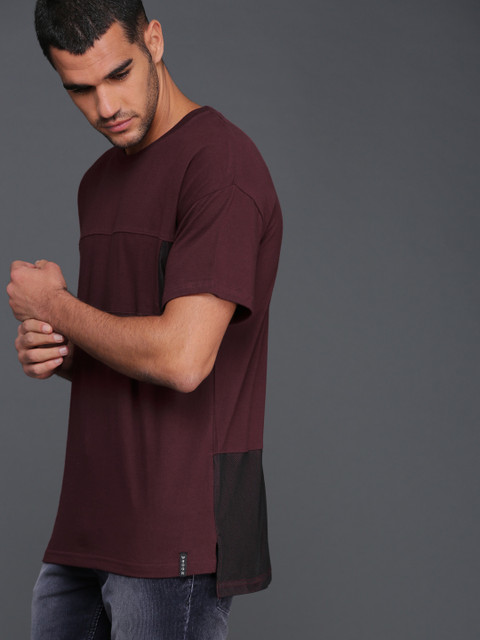 

WROGN Men Maroon Solid T-shirt