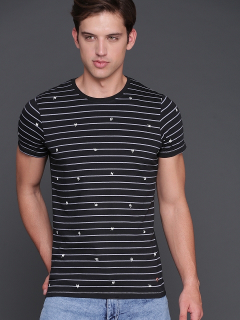 

WROGN Men Black Striped Round Neck T-shirt