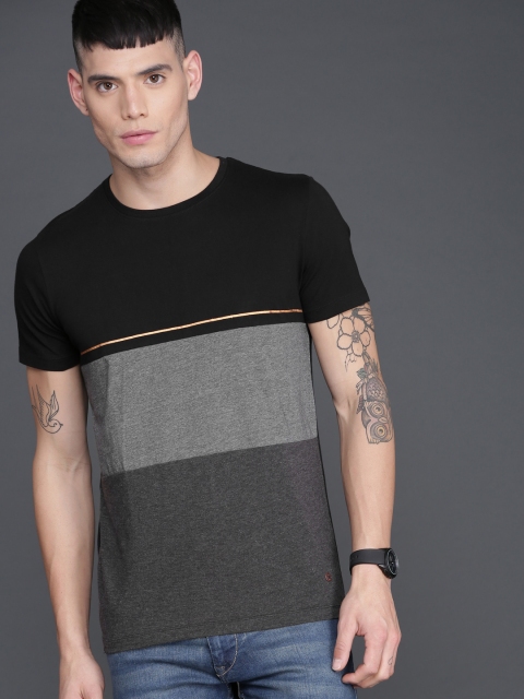 

WROGN Men Black & Grey Colourblocked Round Neck Slim Fit T-shirt