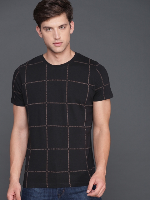 

WROGN Men Black Slim Fit Checked Round Neck T-shirt