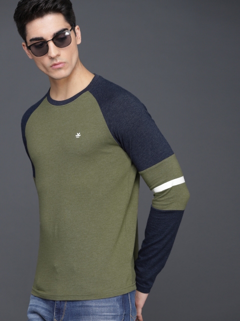 

WROGN Men Olive Green Solid Slim Fit T-shirt