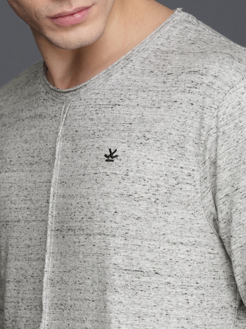 

WROGN Men Grey Solid Round Neck T-shirt