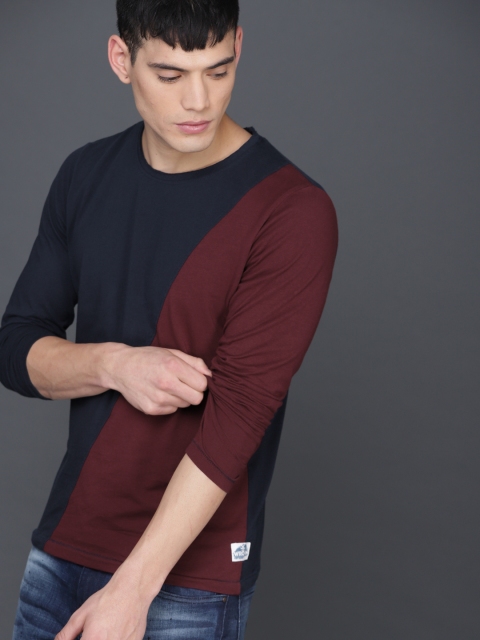 

WROGN Men Navy Blue & Maroon Colourblocked Slim Fit T-shirt
