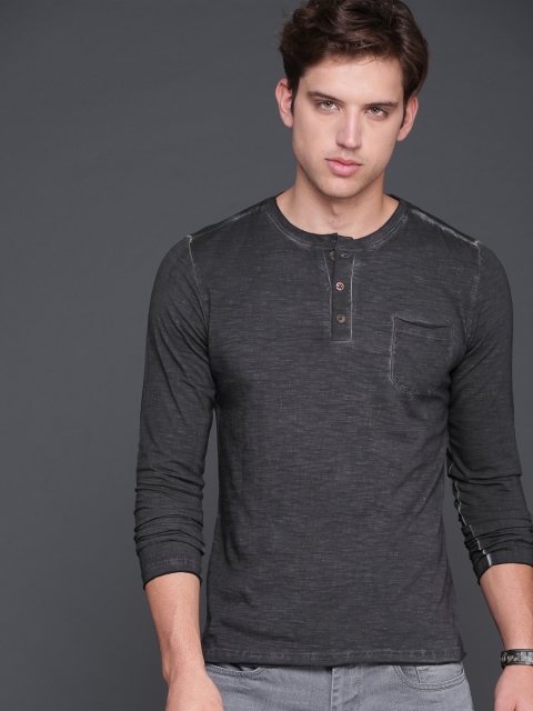 

WROGN Men Charcoal Solid Henley Neck T-shirt