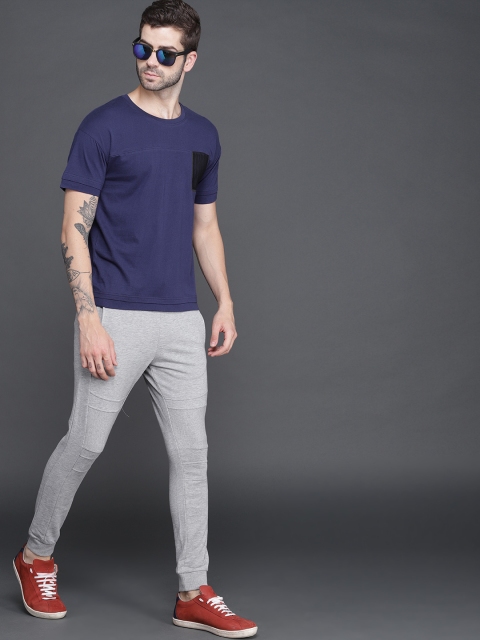 

WROGN Men Navy Blue Solid Round Neck T-shirt