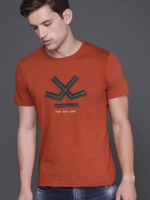 

WROGN Men Red Self Design Round Neck T-shirt