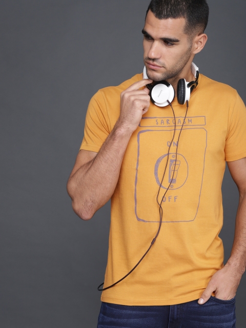 

WROGN Men Mustard Printed Round Neck T-shirt