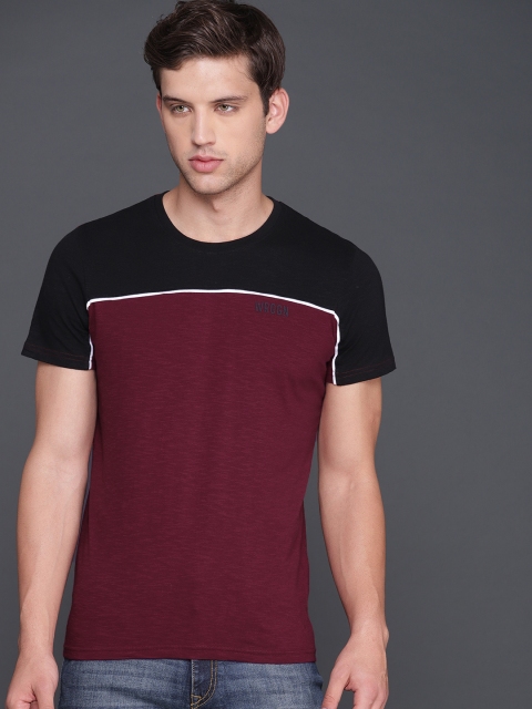 

WROGN Men Maroon & Black Colourblocked Round Neck Slim Fit T-shirt