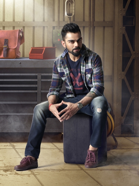 

WROGN Men Navy Blue & White Slim Fit Checked Casual Shirt