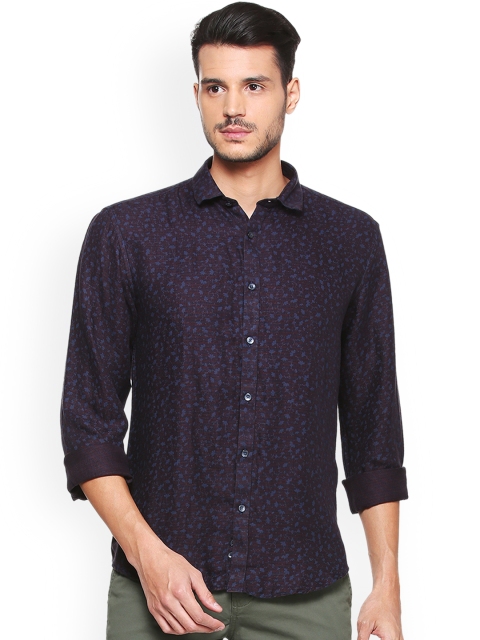 

V Dot Men Maroon & Navy Blue Slim Fit Printed Casual Shirt