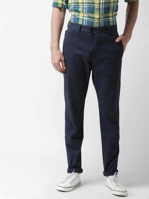 

Levis Men Navy Blue Tapered Fit Solid Chinos 512